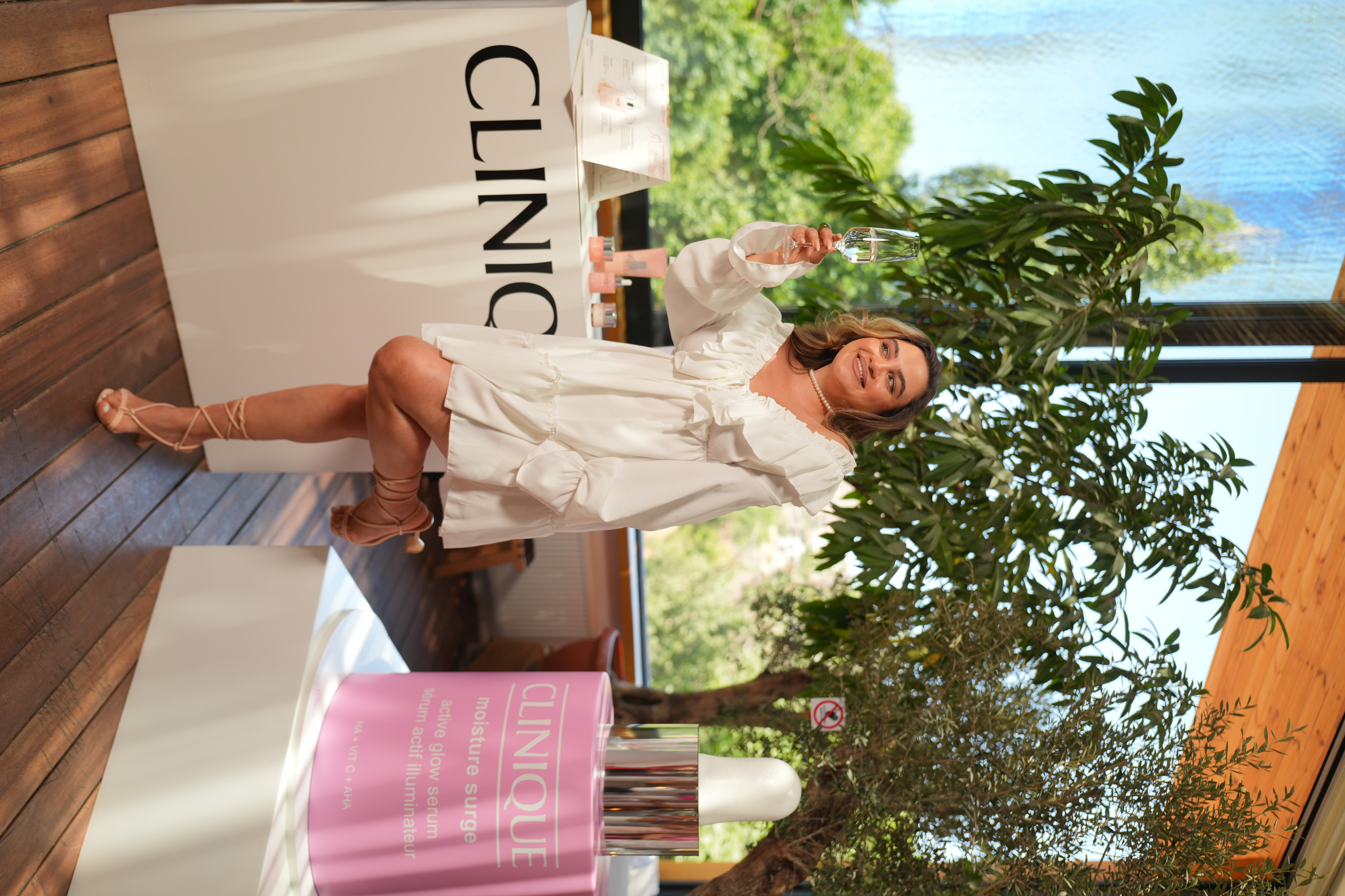 Նոր  Clinique Moisture Surge Active Glow