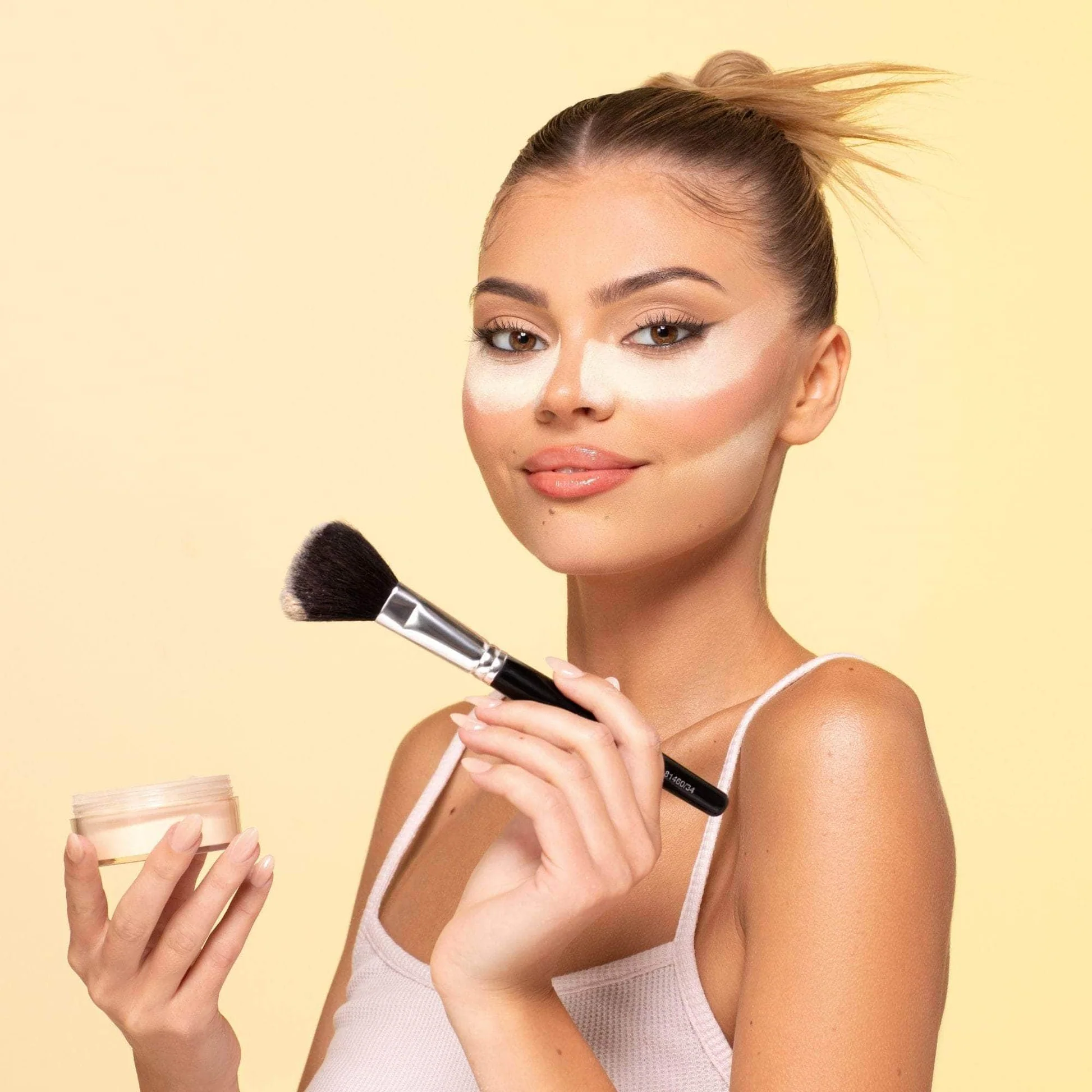 Banana Dreams Loose Powder  image 2