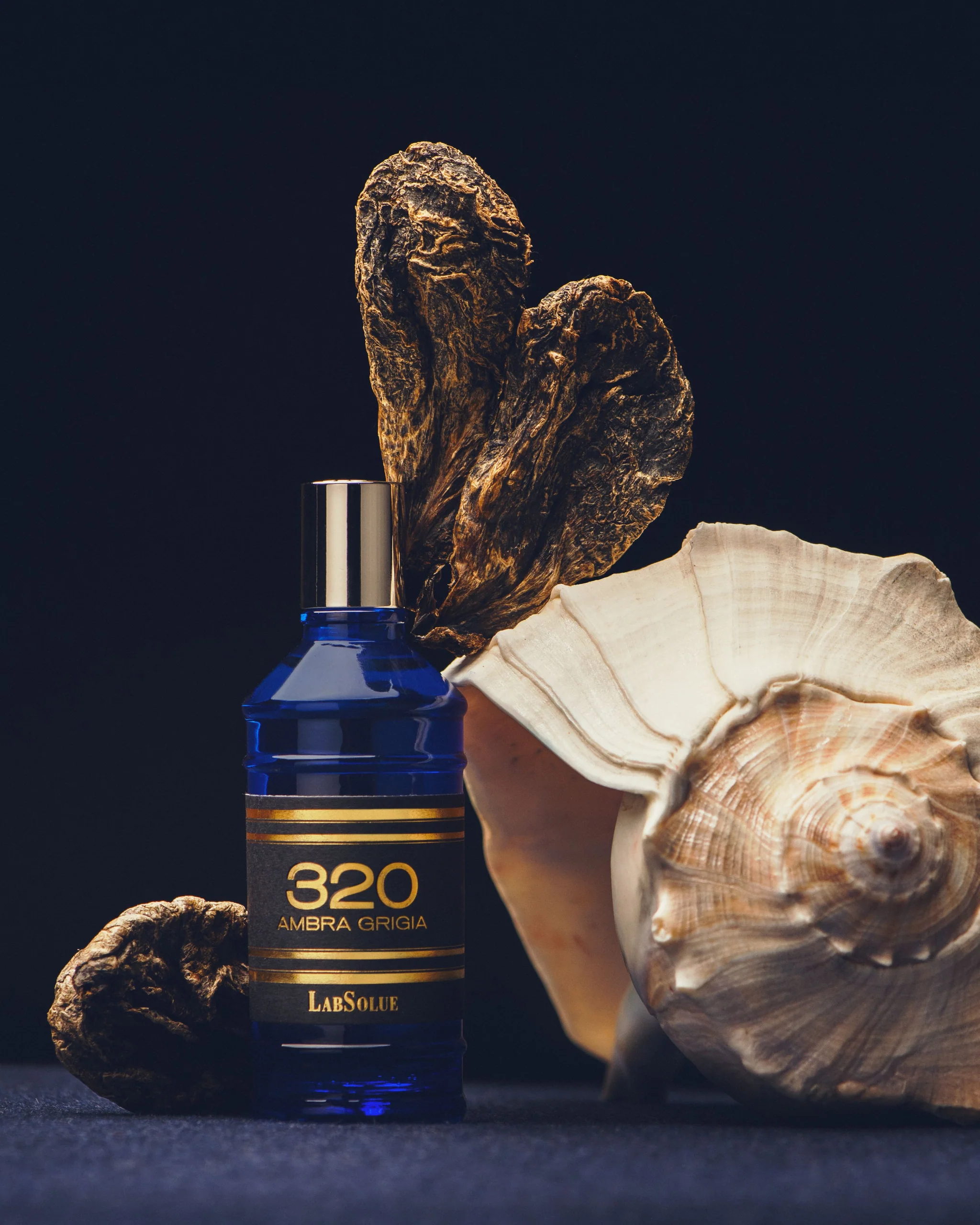 320 Ambra Grigia Eau De Parfum  image 2